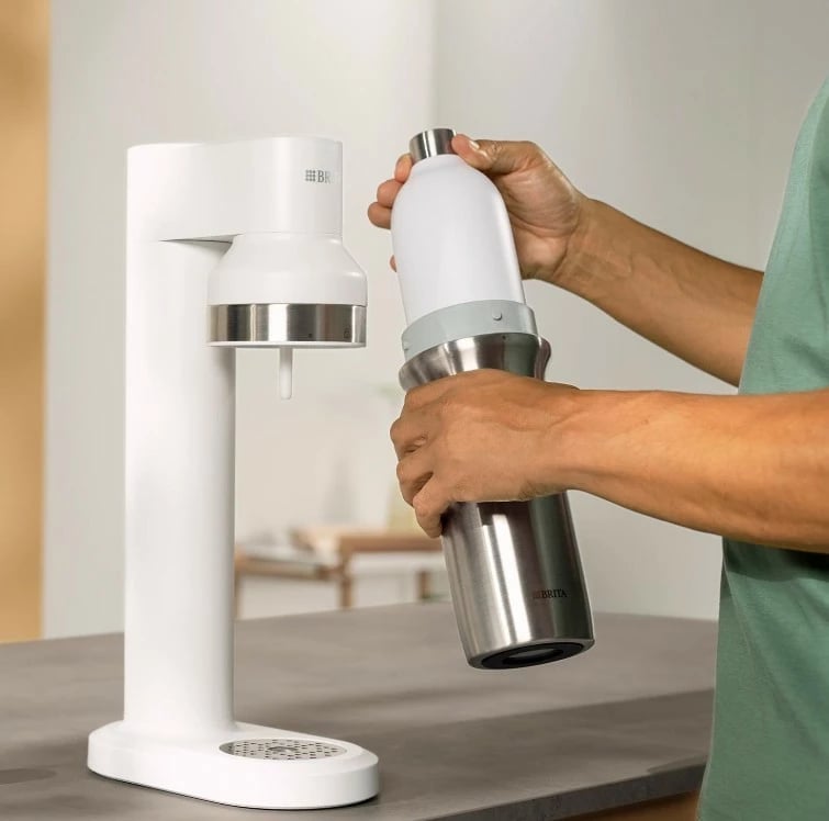 Saturator uji Brita sodaTRIO, çelik/bardhë, me cilindër CO2 dhe dy shishe