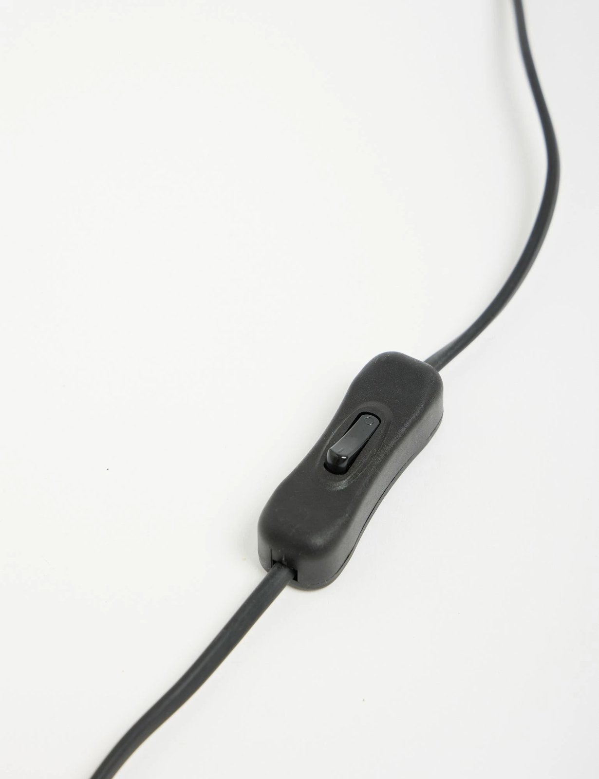 Llambë tavoline Opviq, Valen, e zezë