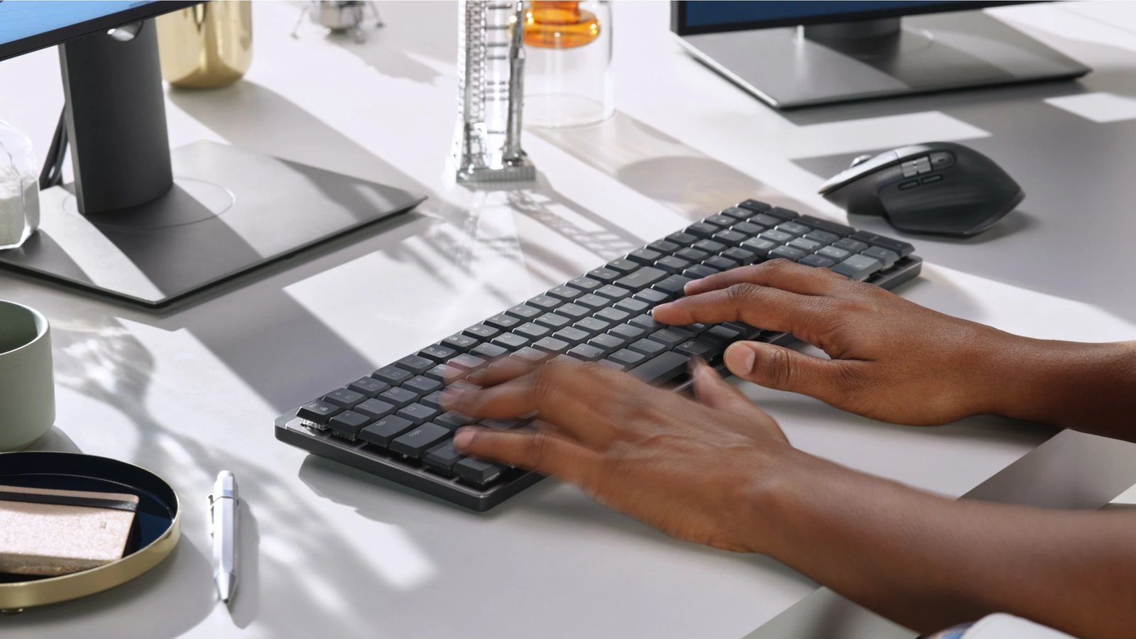 Tastierë mekanike wireless Logitech MX Mechanical, me ndriçim