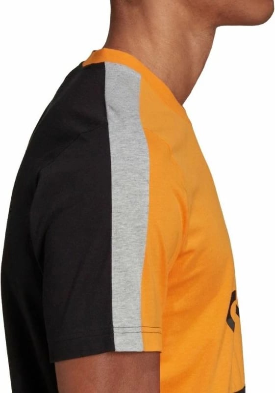Maicë adidas për meshkuj, e zezë dhe portokalli