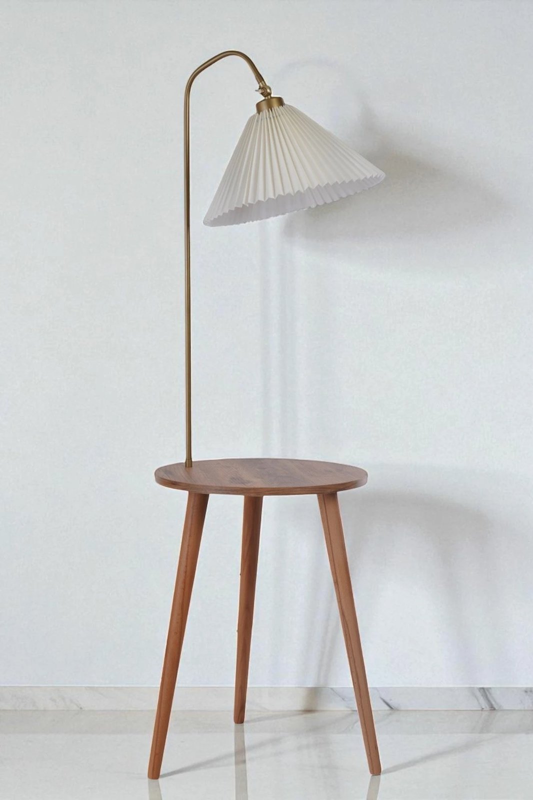 Llambë dyshemeje Opviq, 8957-2, krem, ari, dru ahu, me tavolinë