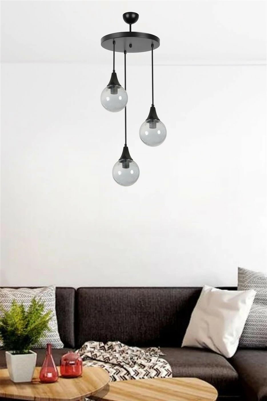 Llambë tavani Opviq Afra, 3 vendesh, metal i zi, xham fume Llambë tavani Opviq Afra, 3 vendesh, metal i zi, xham fume