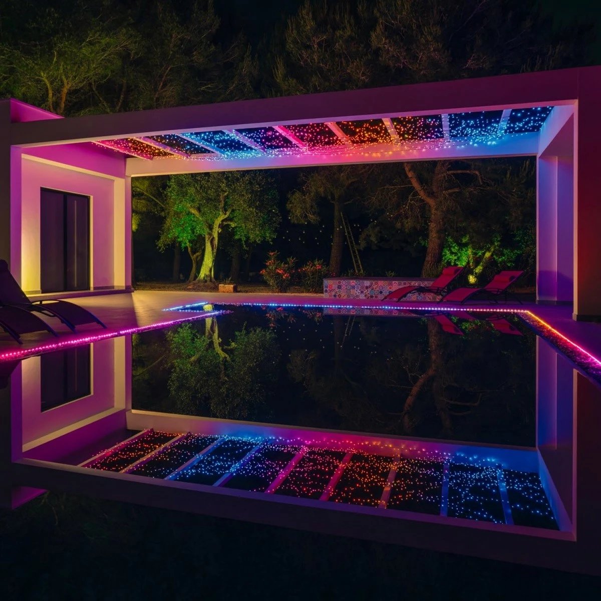 Drita dekorative Twinkly Strings, 100 LED RGB, 8 m, zinxhir, e zezë Drita dekorative Twinkly Strings, 100 LED RGB, 8 m, zinxhir, e zezë