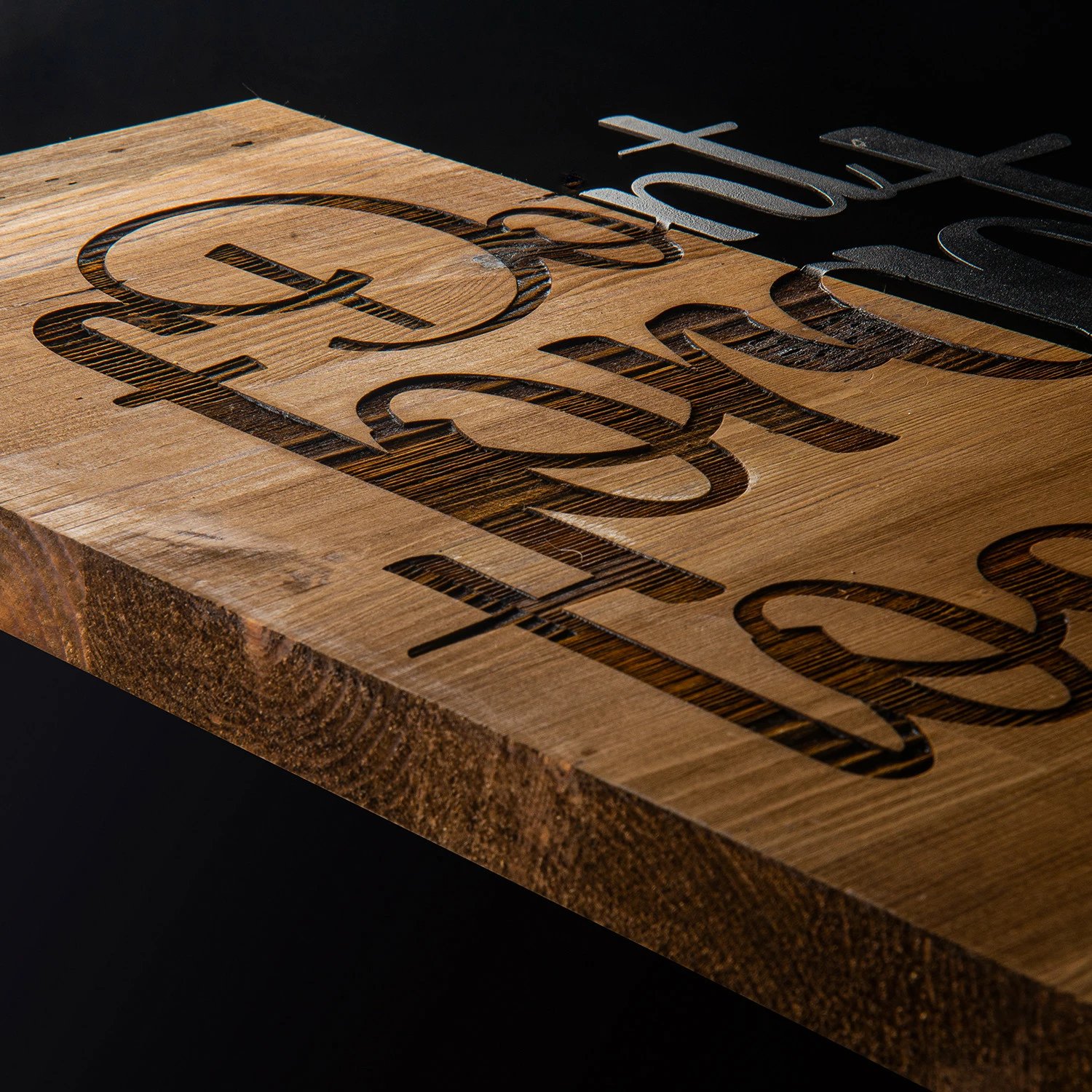 Aksesor dekorativ për mur, dru dhe metal, ngjyrë e zezë dhe arre, Wallity, Dont Forget To Smile, 47x58cm