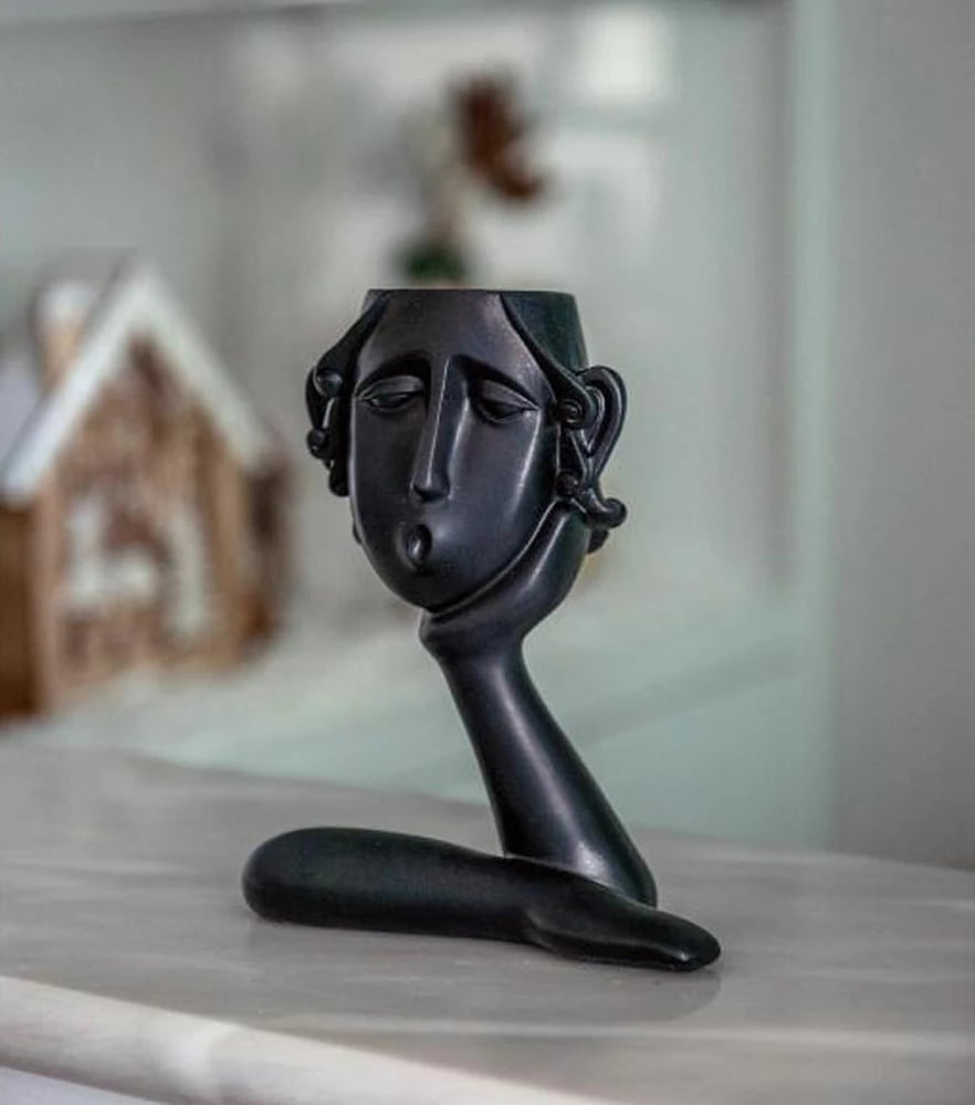 Vazo dekorative ROMANCE 3, figurë, polirezine, e zezë, 16x8x20 cm