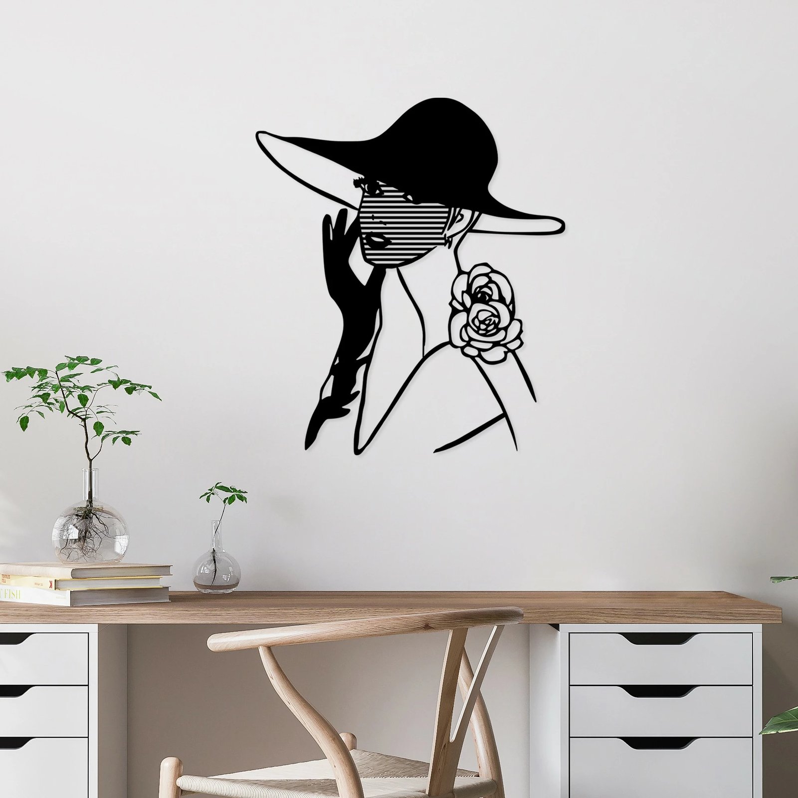 Aksesor dekorativ metalik për mur, Wallity, grua me vija