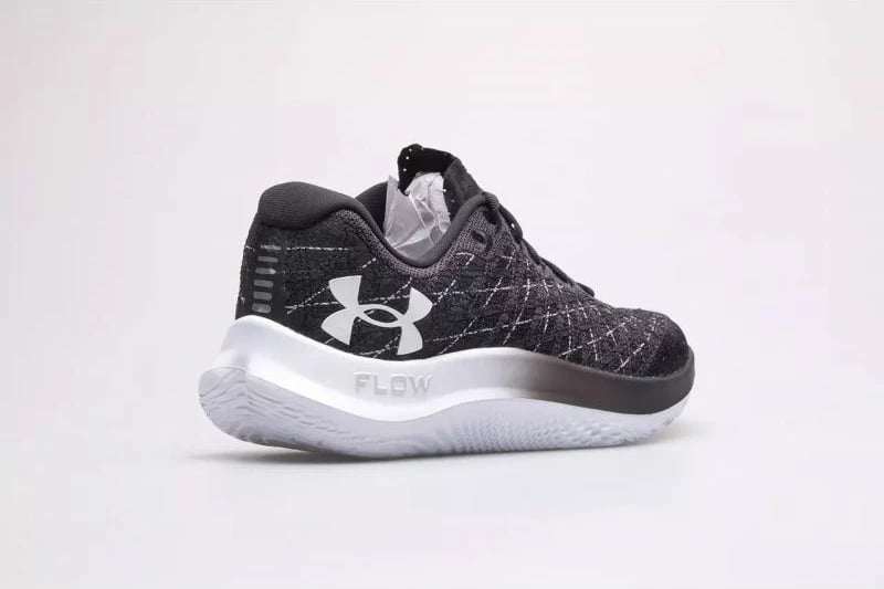 Atlete për meshkuj Under Armour, të zezë