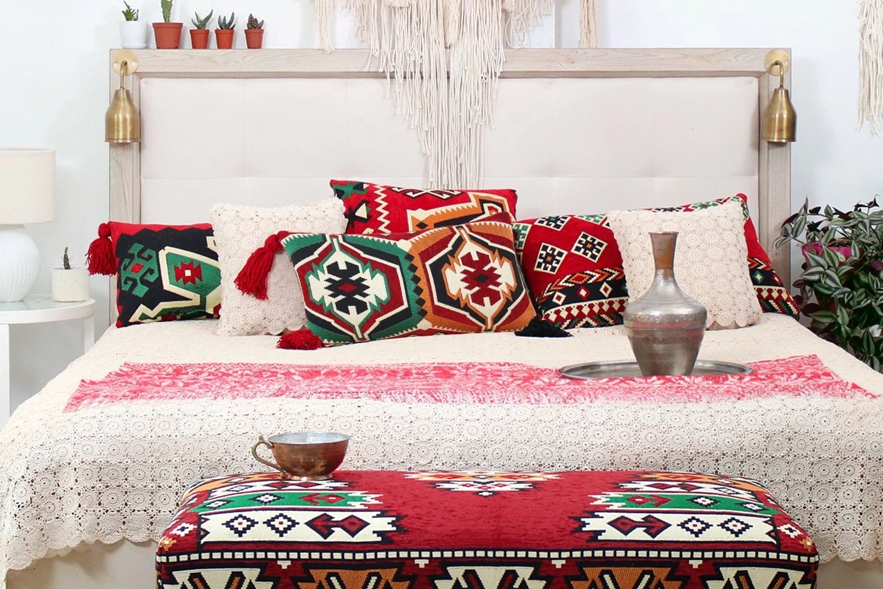 Jastëk dekorativ Esmeli, shumëngjyrësh, Evila Originals, 58x33cm