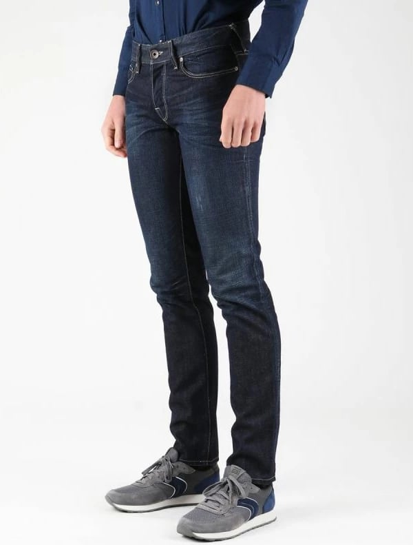 Jeans për meshkuj Guess