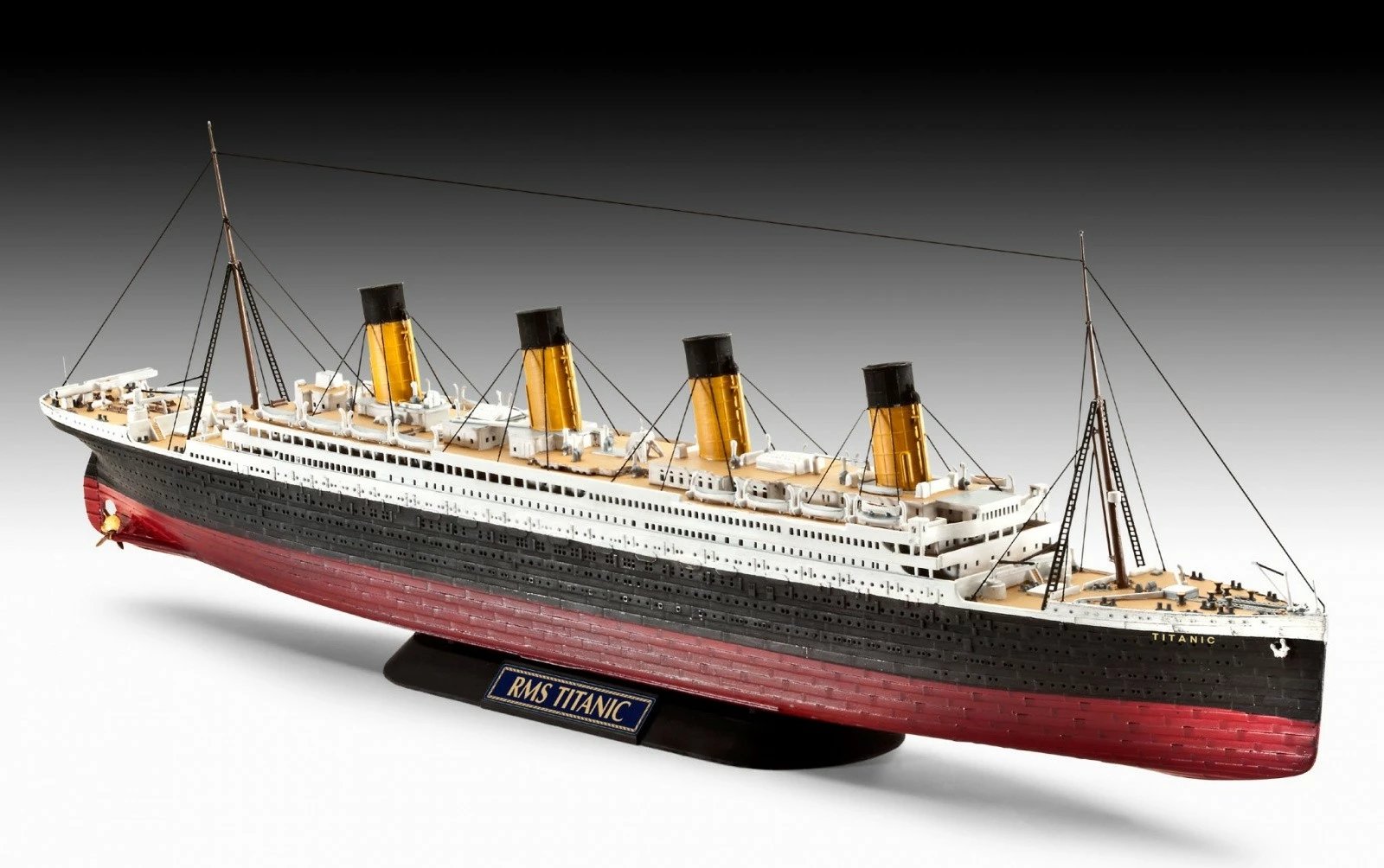 Model plastik anije Revell R.M.S Titanic 1:700, 38.5 cm