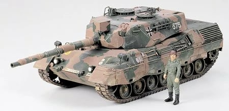 Model plastik Tamiya Leopard A4, 1:35, me figurë ushtarake, kamuflazh Model plastik Tamiya Leopard A4, 1:35, me figurë ushtarake, kamuflazh