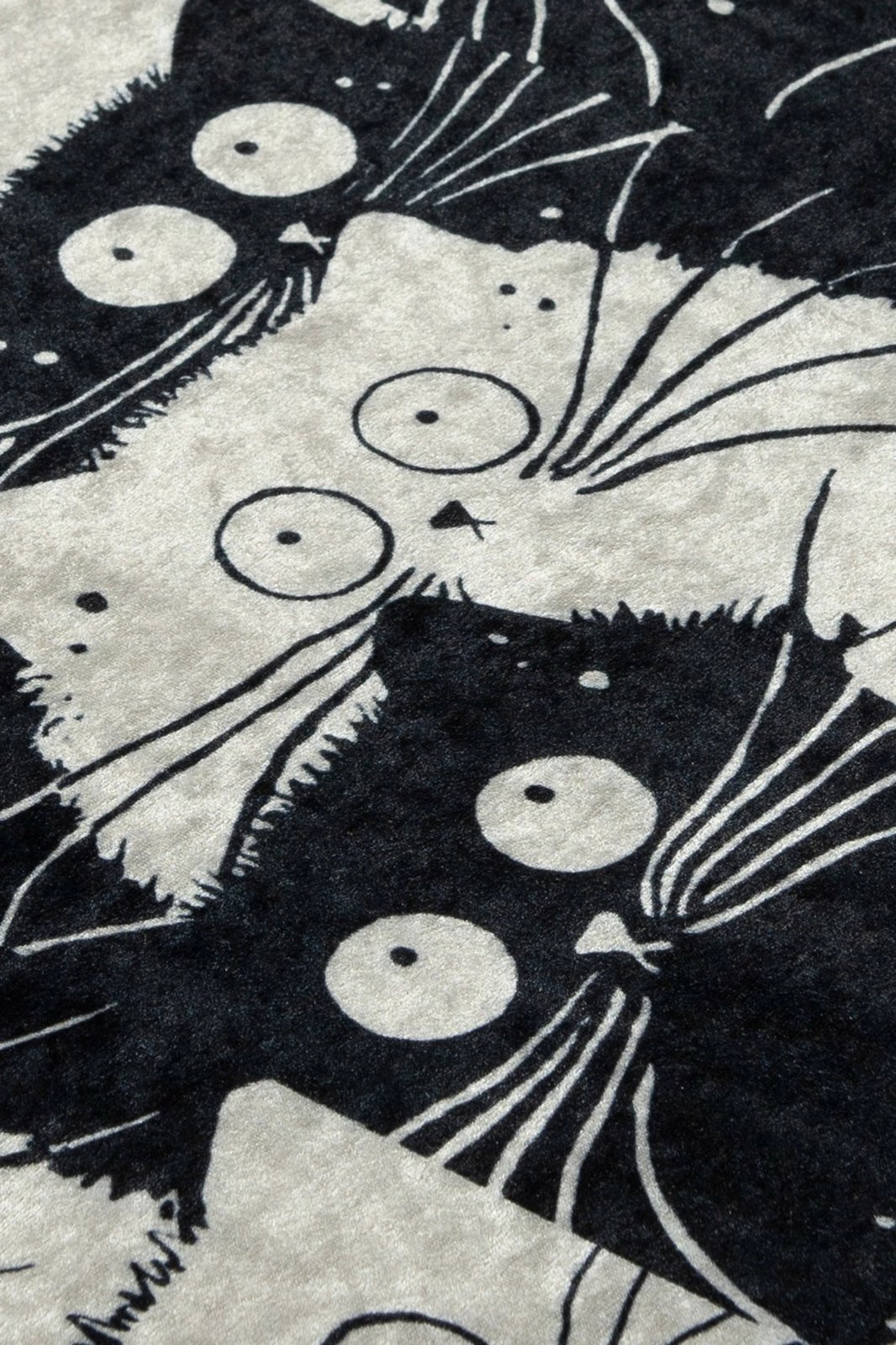 Tapet për banjo, Mijölnir, dizajn me macë të bardha, 40x60cm