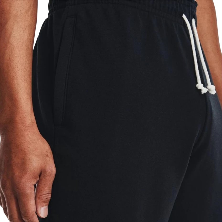 Shorce për meshkuj Under Armour, të zeza