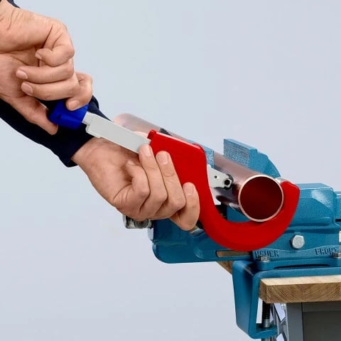 Prerëse tubash Knipex 90 31 03 BK, për bakër, bronz, çelik, 260mm, blu/kuqe