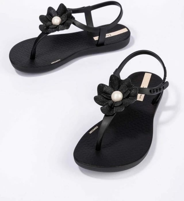 Sandale për vajza Ipanema Class Flora Jr., të zeza