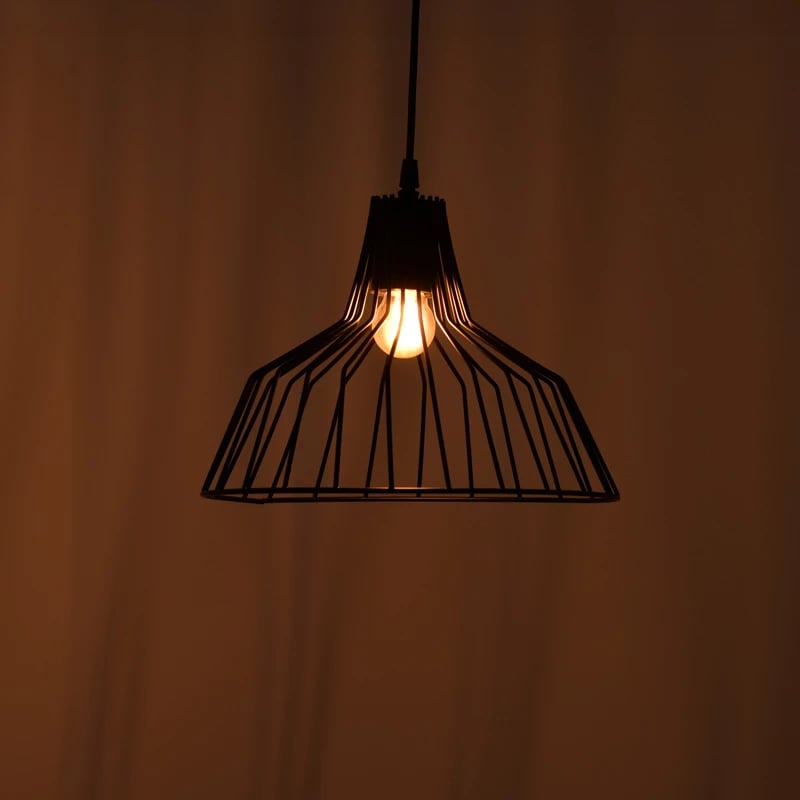 Llambë tavani Derbea, metal i zi, E27, 25x70cm