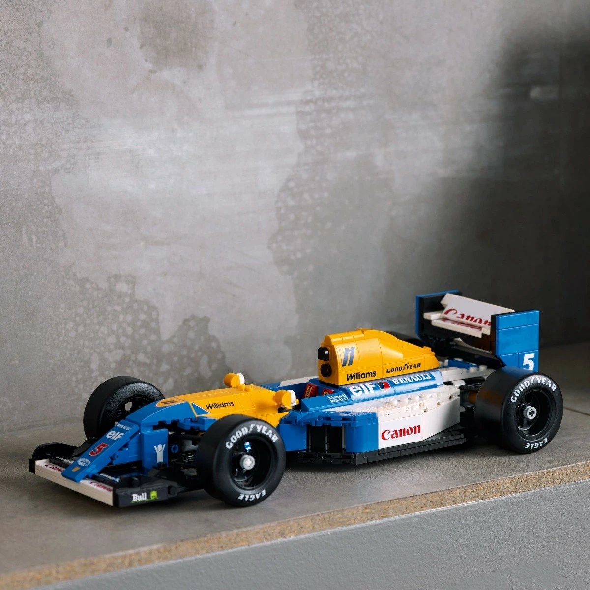 Set ndërtimi LEGO Icons Williams Racing FW14B 10353 me minifigurë Nigel Mansell, 799 pjesë