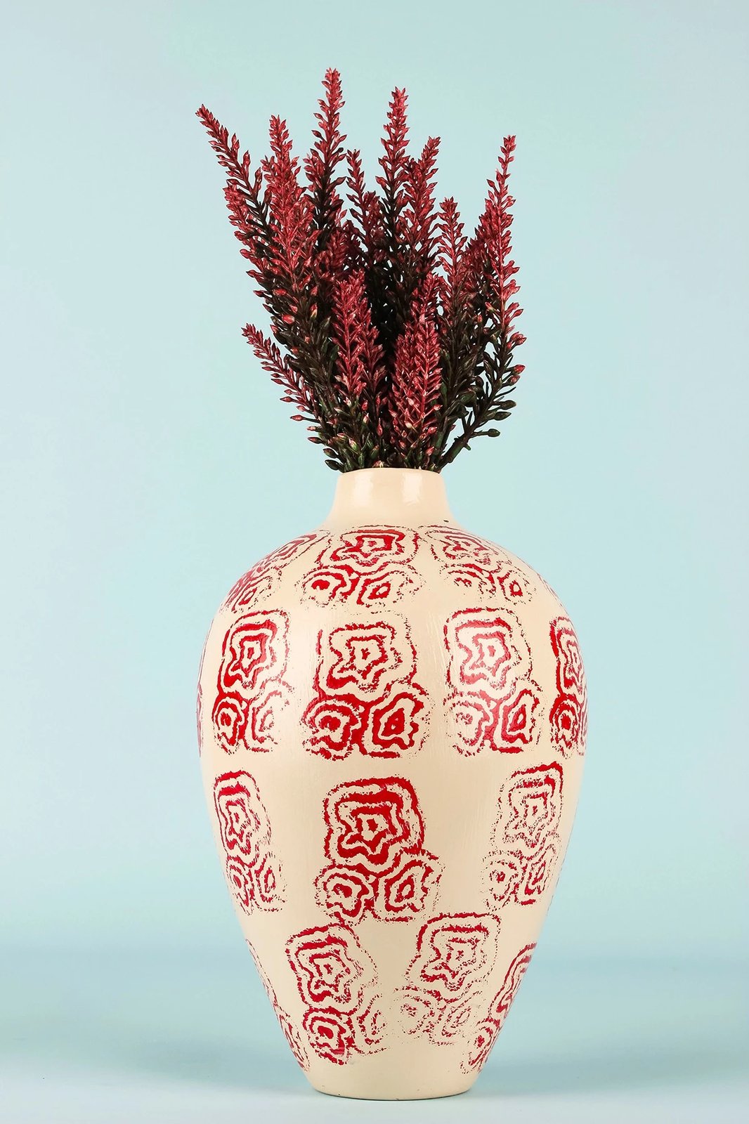 Vazo dekorative prej qeramike, e pikturuar me dorë, ngjyrë ecru, BK008