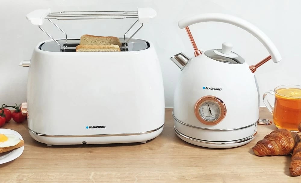Vluese uji Blaupunkt 3000W, 1.8L, e bardhë 