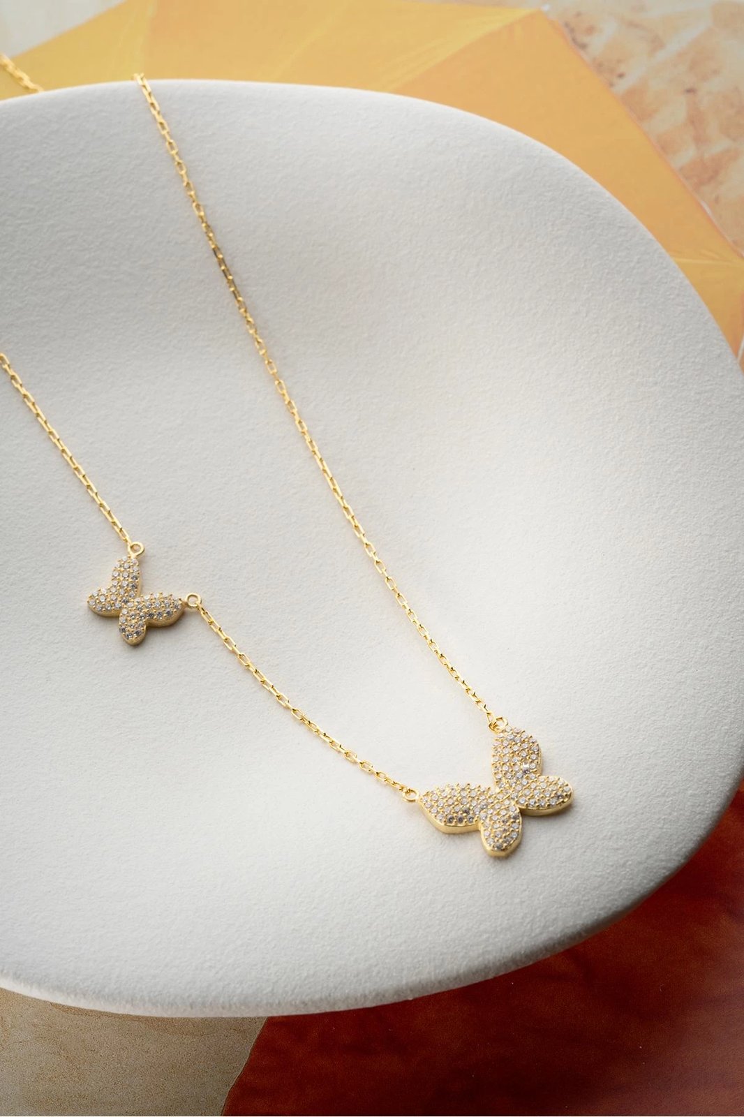 Varëse argjendi e artë me flutura, Jumeon, SLVN000021