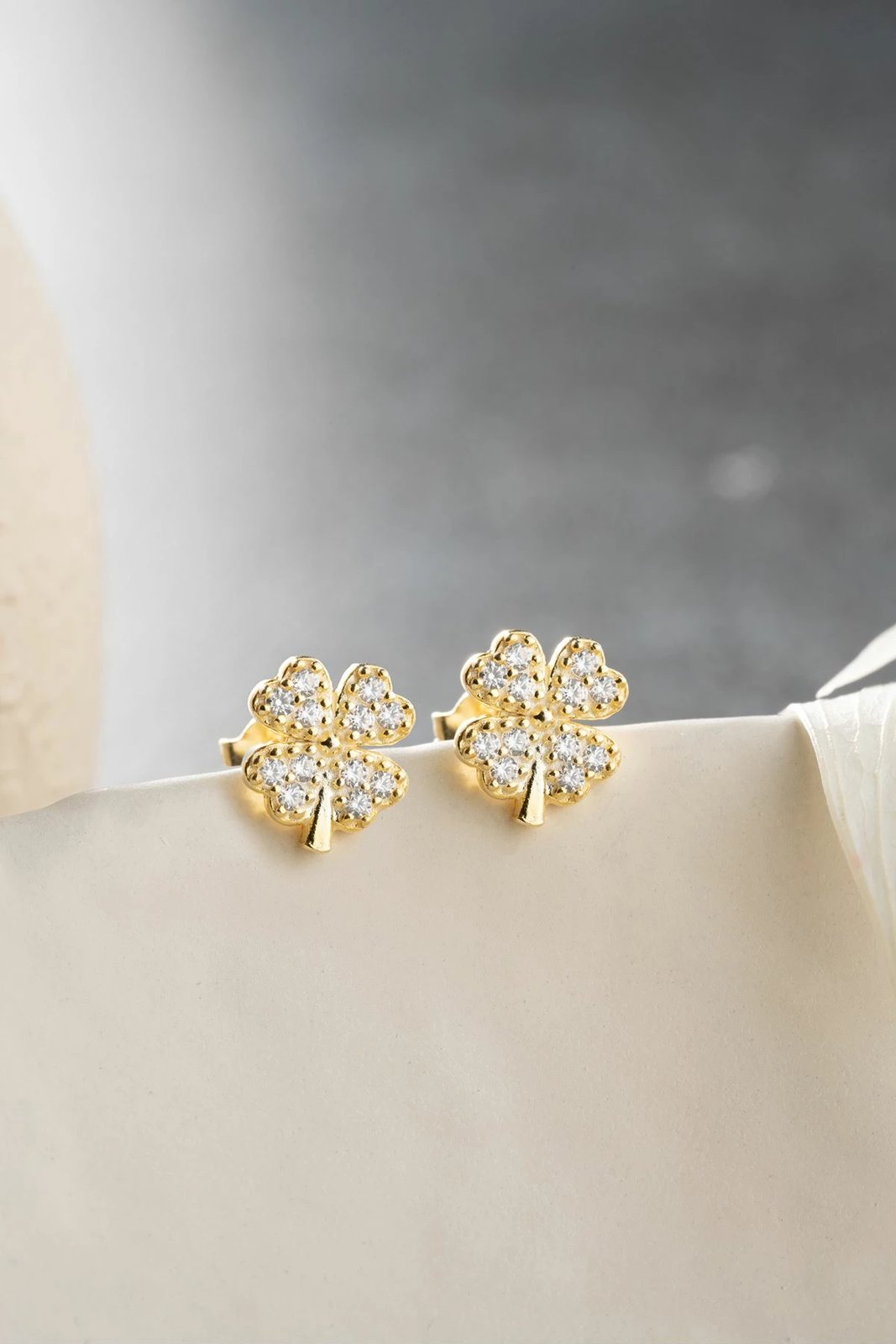 Vathë argjendi Jumeon, KLM00309