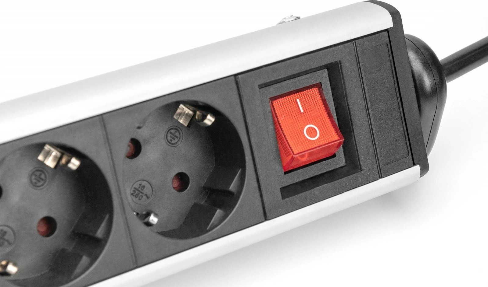 Prizë shumëfishe Digitus DA-70624 me 6 dalje, 2xUSB-A, 1xUSB-C, alumini, montim me kapëse, e zezë/argjendtë