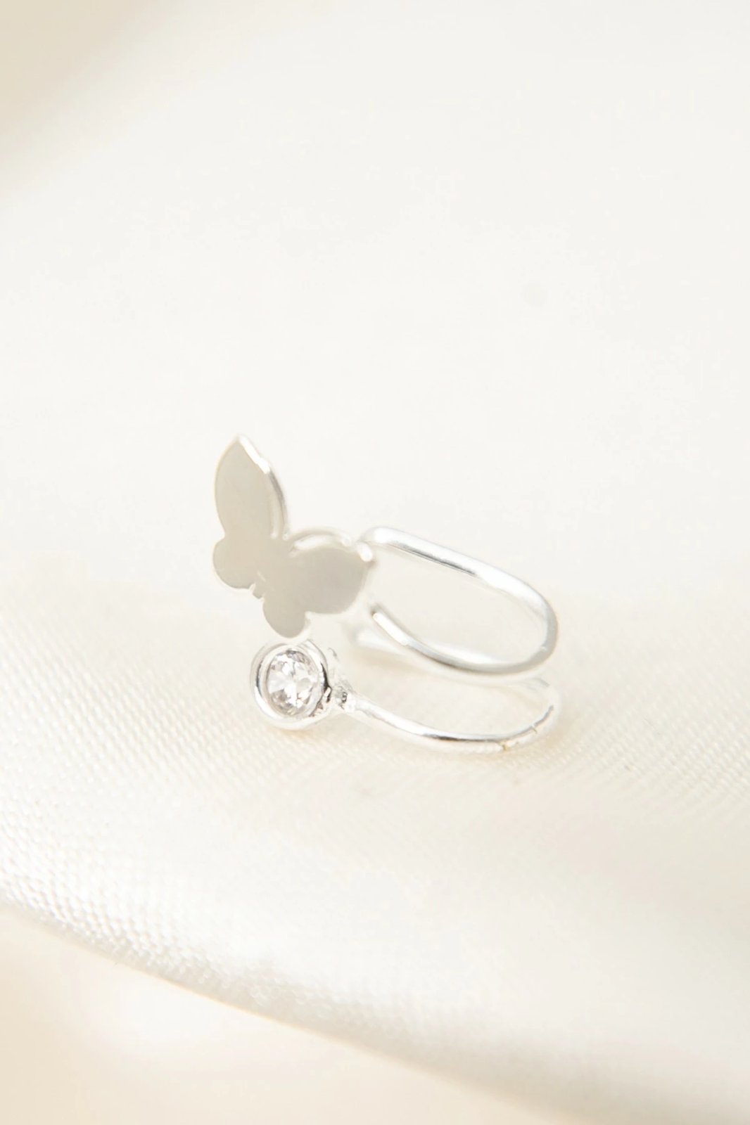 Vathë për kërcej veshi, argjend, model fluture, FA182632