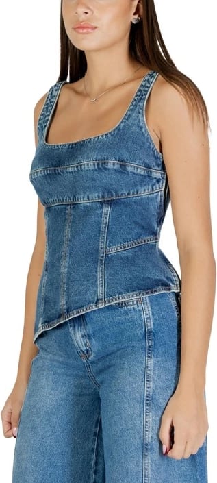 Top femra Colcci, e kaltër e çelët