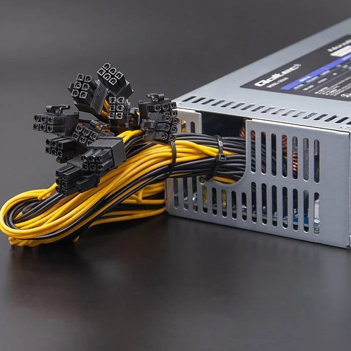 Burimi i Energjisë Qoltec 50349 PCI-E 1800W, 80 Plus Platinum për Lojëra dhe Miniera