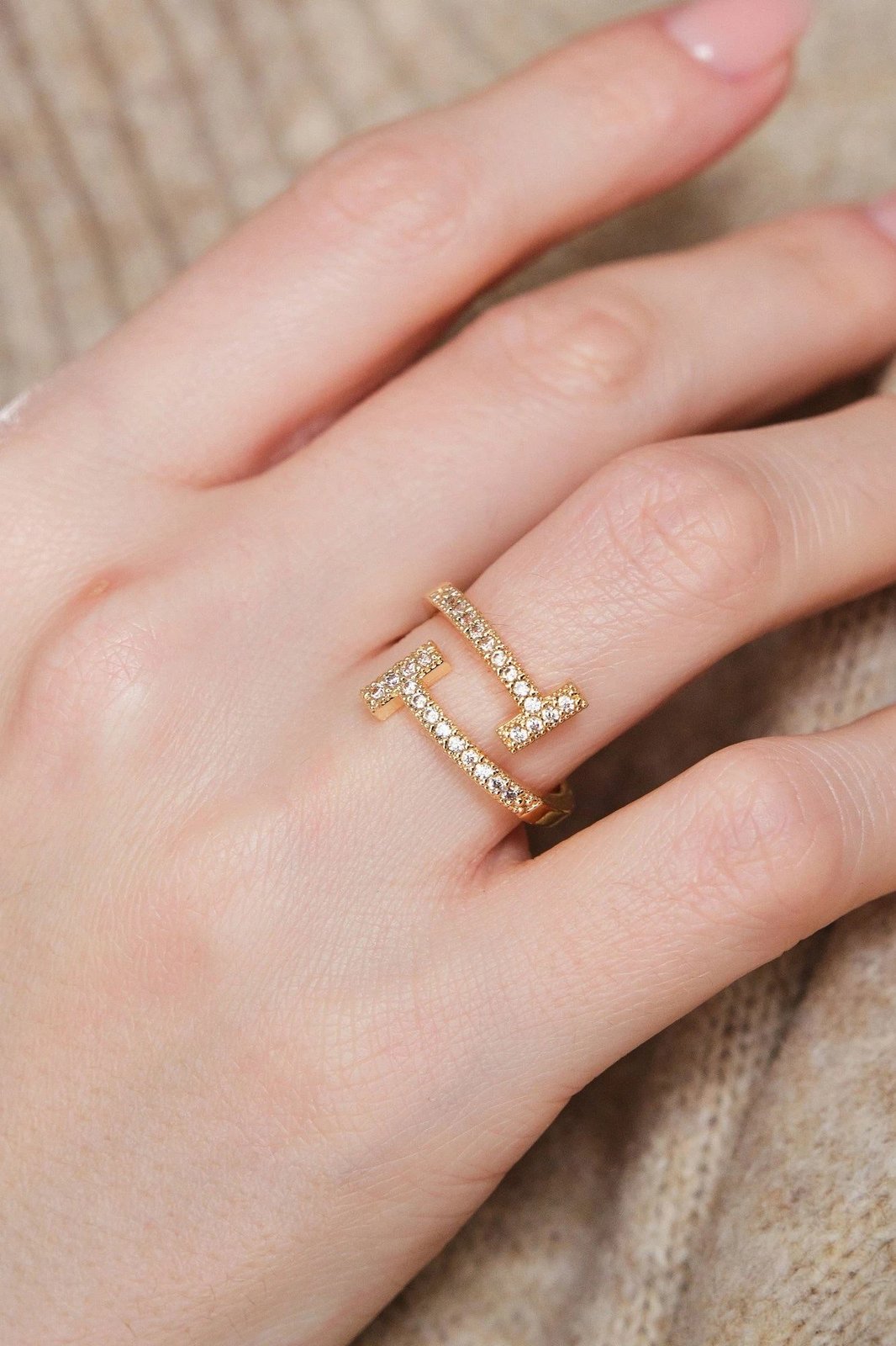 Unazë Jumeon, ngjyrë ari, me gur zirkon, madhësi e rregullueshme