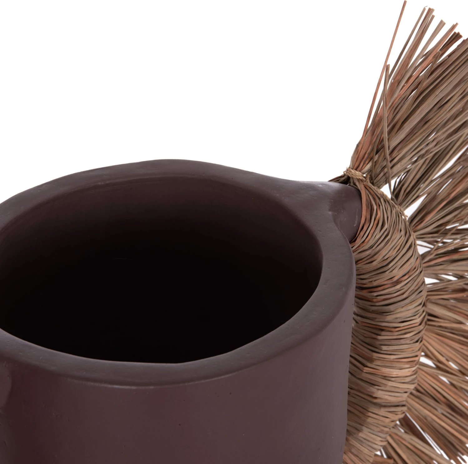 Vazo dekorative tavoline ALICA, terrakotë, ngjyrë çokollate, me bar të thatë, 64x22x38cm Vazo dekorative tavoline ALICA, terrakotë, ngjyrë çokollate, me bar të thatë, 64x22x38cm