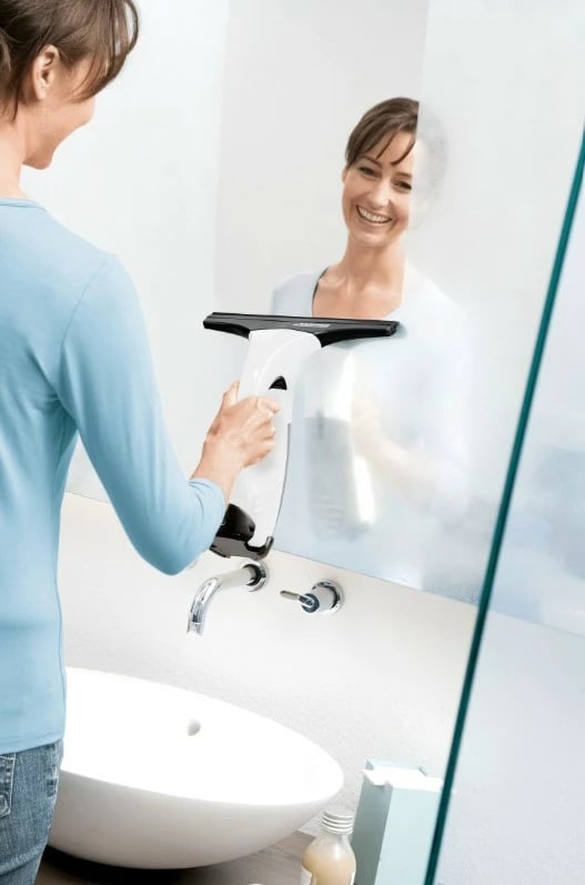 Pastrues dritaresh me vakum, Karcher WV 71 Plus Home Line (1.633-142.0), bateri 20 min, depozitë 100 ml, kohë karikimi 120 min, gri/zi/bardhë, set me sprucues + jastëk mikrofibër Pastrues dritaresh me vakum, Karcher WV 71 Plus Home Line (1.633-142.0), bateri 20 min, depozitë 100 ml, kohë karikimi 120 min, gri/zi/bardhë, set me sprucues + jastëk mikrofibër