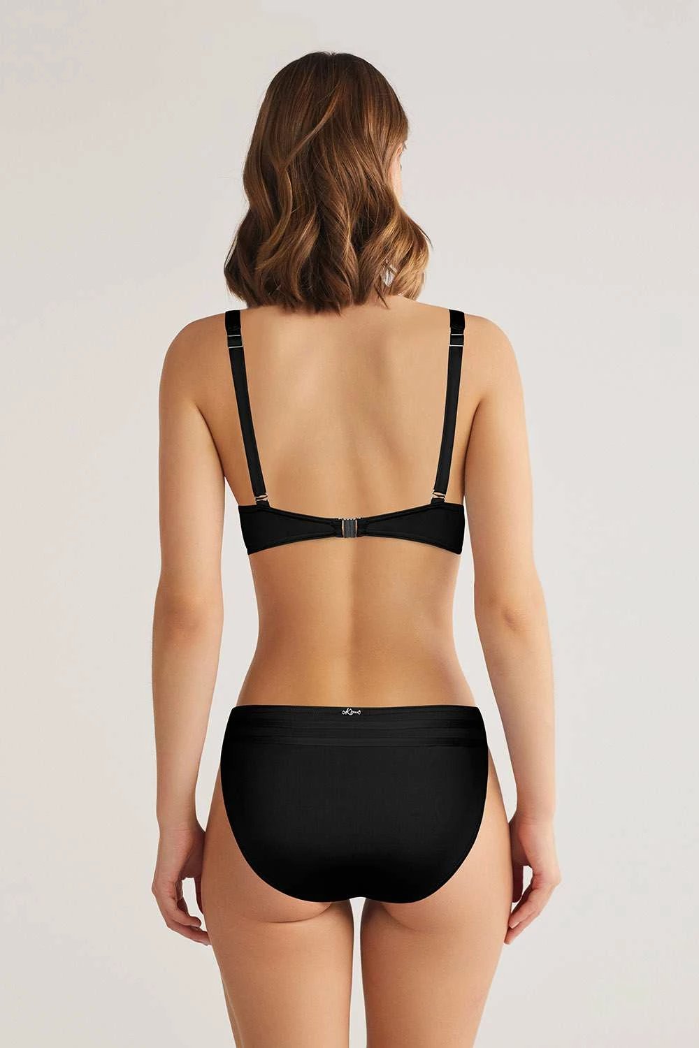 Set bikini dy pjesësh, Jumeon Liza, e zezë