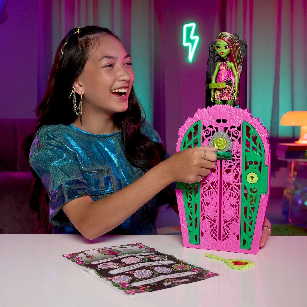 Kukull Monster High Mattel Venus McFlytrap Scare Secrets Garden Mysteries me dollap dhe aksesorë