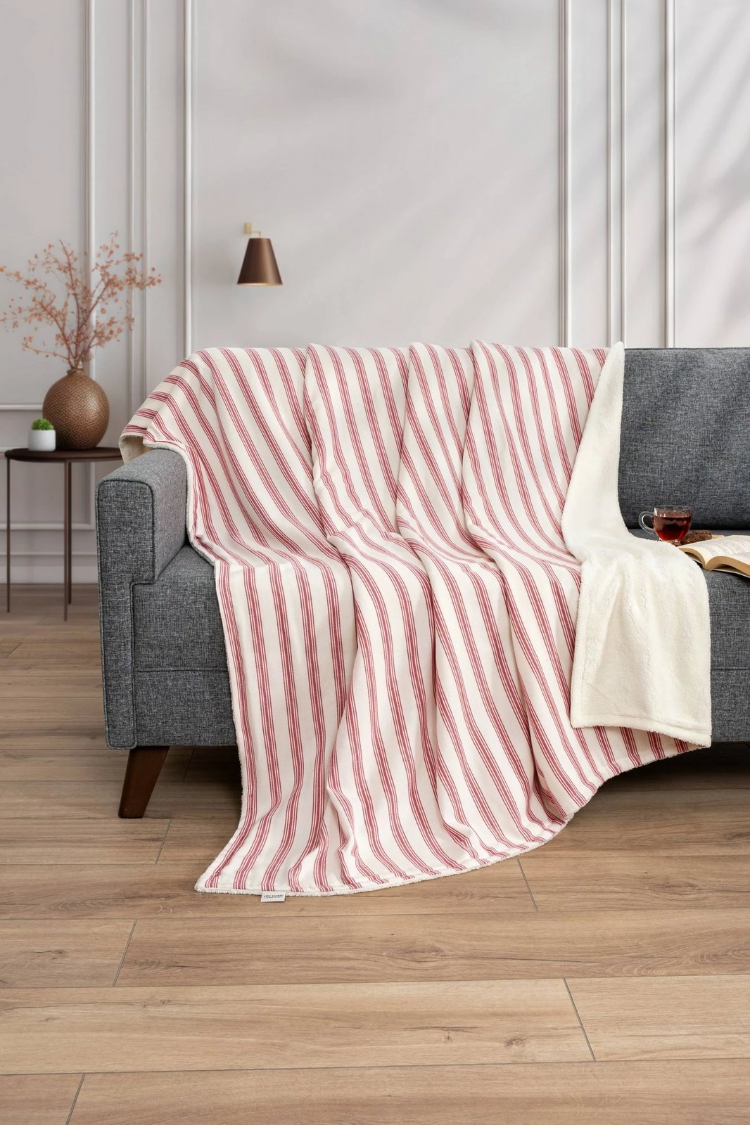 Batanije teke L'essentiel, Soren Wellsoft, e kuqe