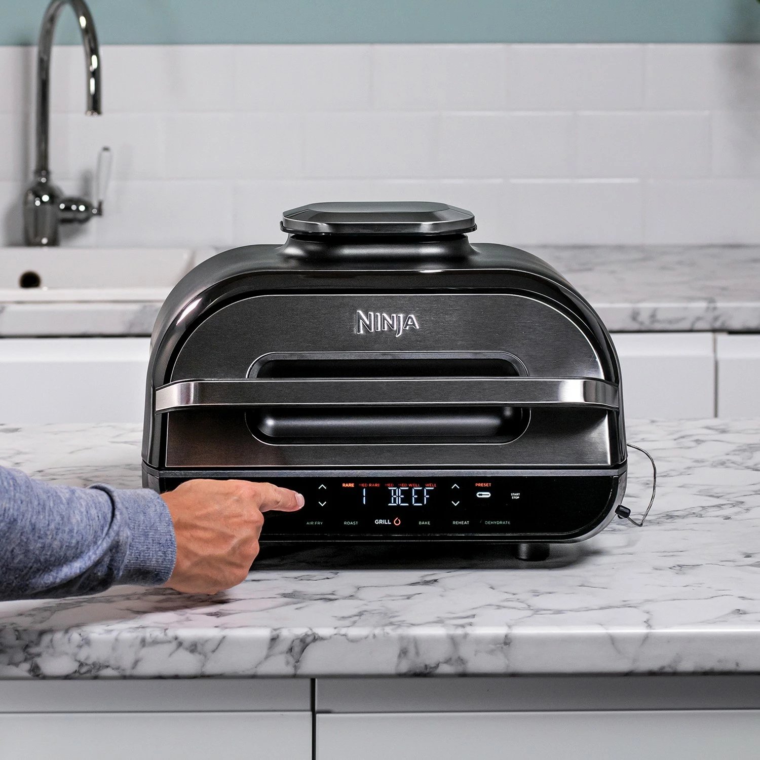 Fritezë me ajër të nxehtë Ninja AG551, 5.7 L, e zezë/gri
