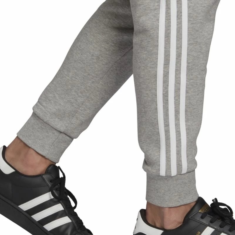 Pantallona sportive adidas për meshkuj, gri