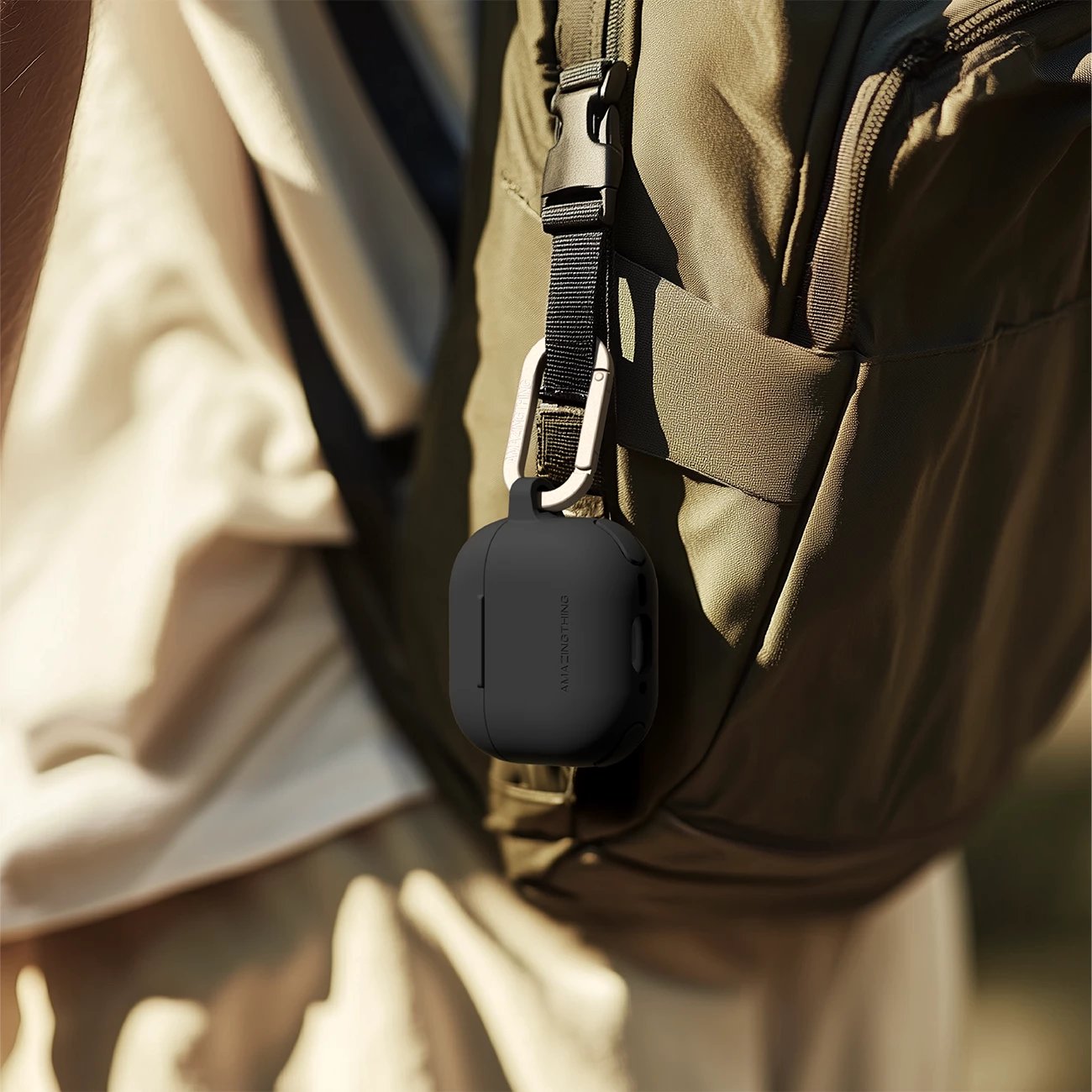Mbështjellës AmazingThing Omni Case për AirPods 4, i zi