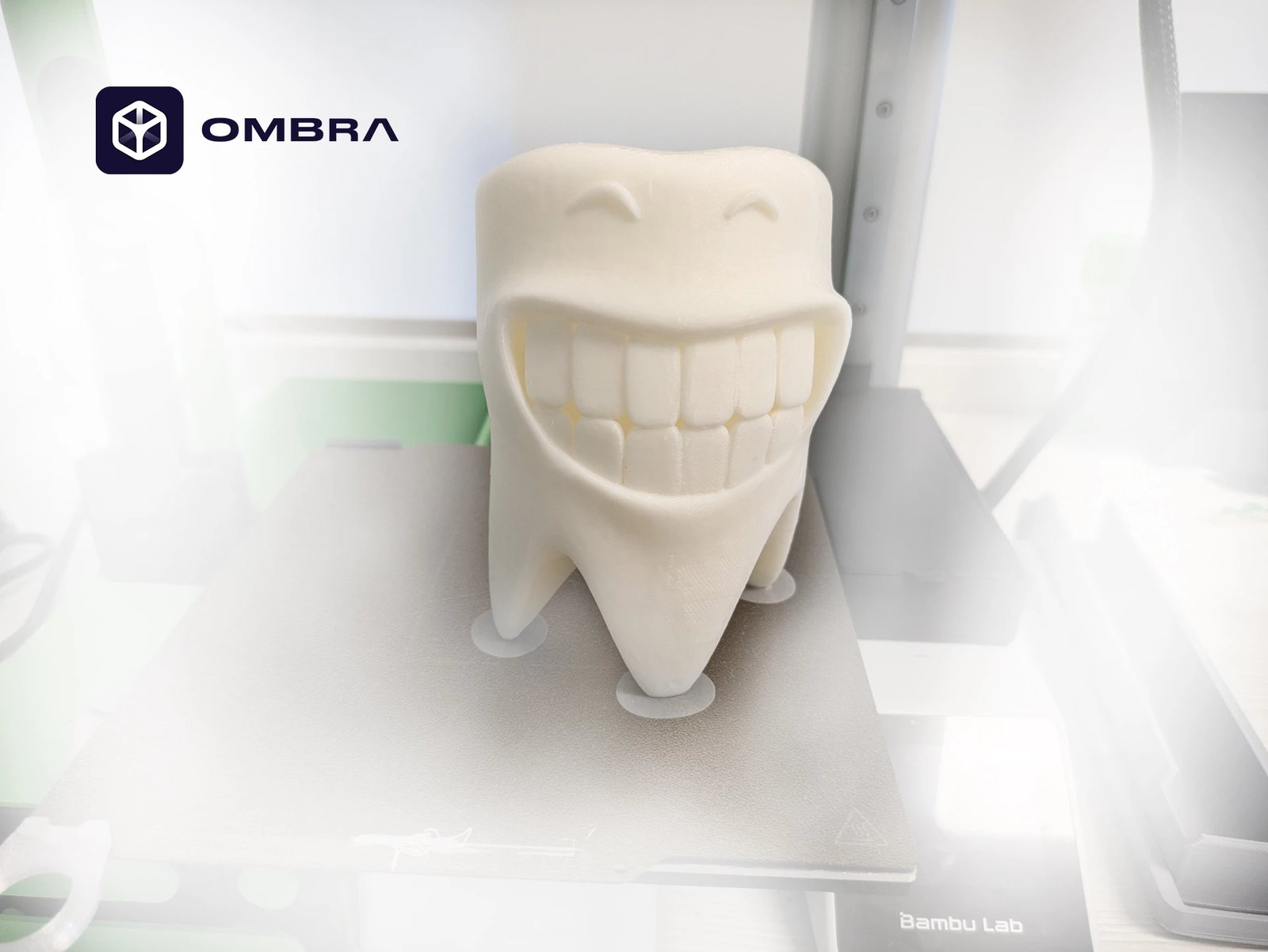 Mbajtëse e brushave për dhëmbë në formë buzëqeshjes, e bardhë