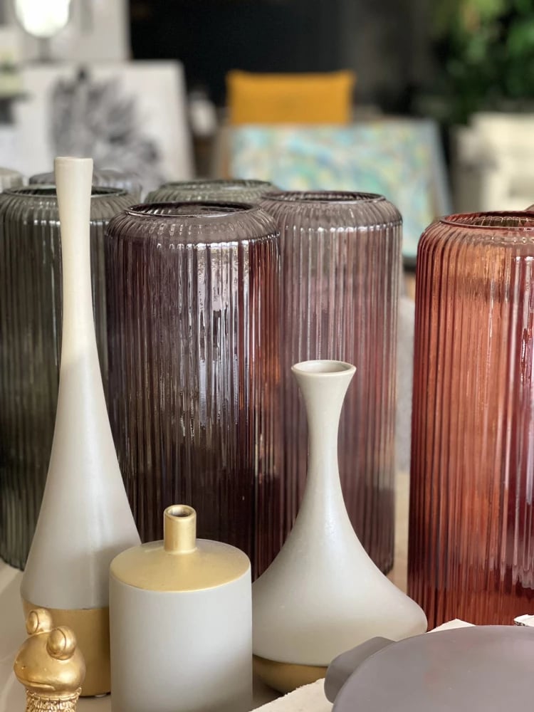 Vazo LIGNE, qelq, ngjyrë kafe, 15x15x35cm