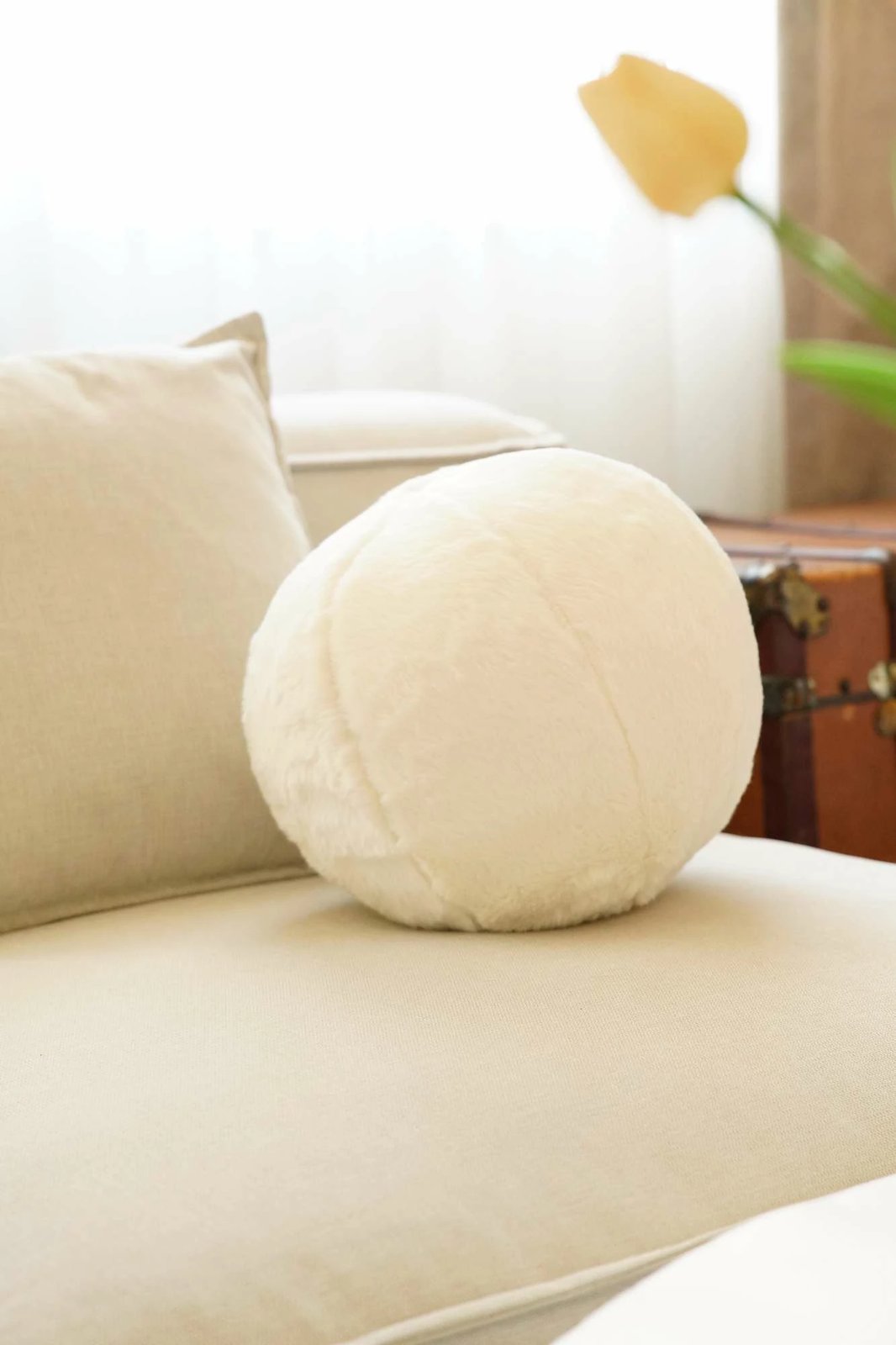 Jastëk pelushi, ngjyrë krem, Evila Originals, 25x25x25cm