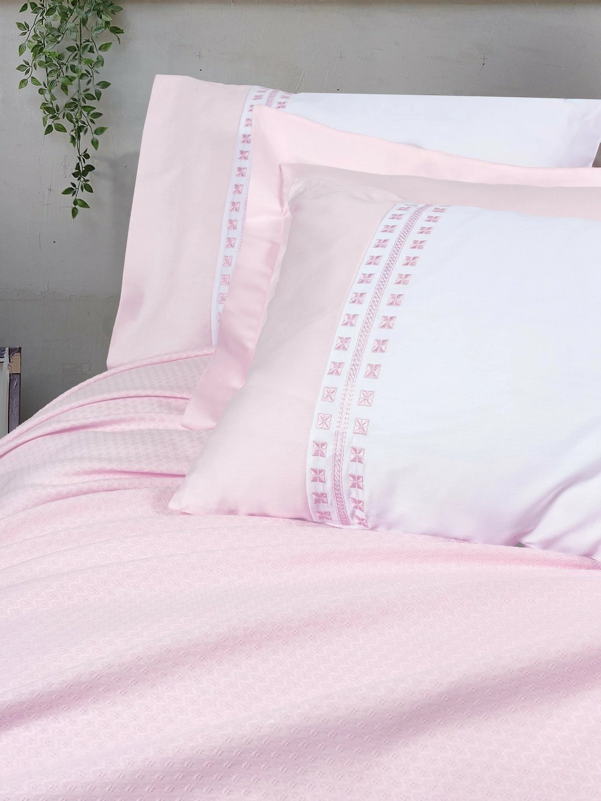 Set çarçafësh dopio, ngjyrë pluhur, L'essentiel, përfshin 6 pjesë