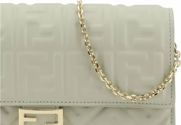 Kuletë zinxhir Fendi, krem