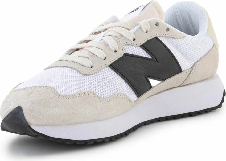 Atlete për meshkuj New Balance, të bardha dhe krem