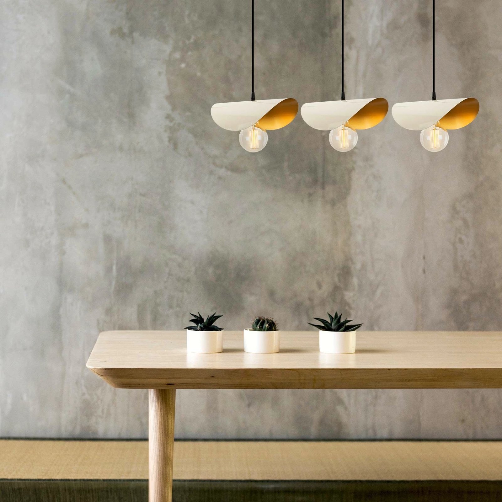 Llambë tavani Opviq, Sivani - MR - 965, trup hekuri, e bardhë dhe e artë Llambë tavani Opviq, Sivani - MR - 965, trup hekuri, e bardhë dhe e artë