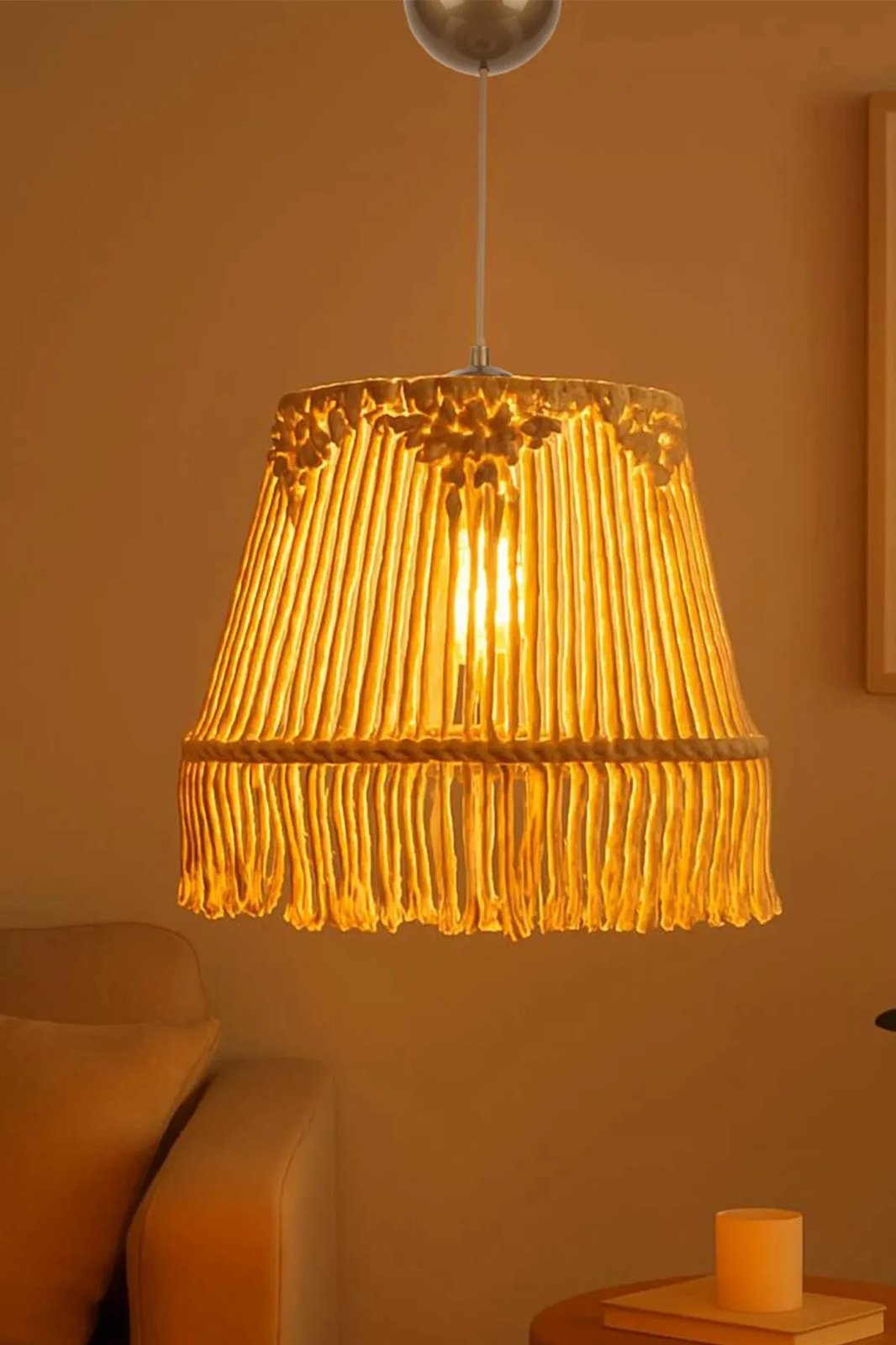 Llambë tavani Opviq, BK071, ngjyrë ecru, kapak rafie, lartësi e rregullueshme Llambë tavani Opviq, BK071, ngjyrë ecru, kapak rafie, lartësi e rregullueshme