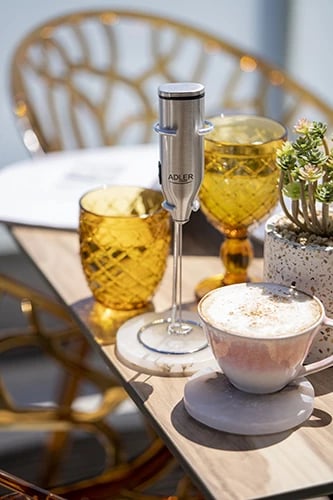 Rrahës qumështi Adler AD 4500, trup dhe tel çelik, me qëndrim, me bateri 2xAA, INOX