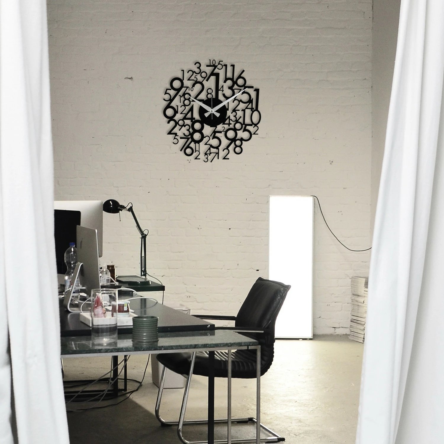 Orë muri dekorative prej metali, Wallity Enzoclock - S019, e zezë, 48x48cm