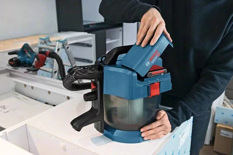 Fshesë industriale BOSCH GAS 18V-10 L Professional, me bateri, 800g, zi/blu