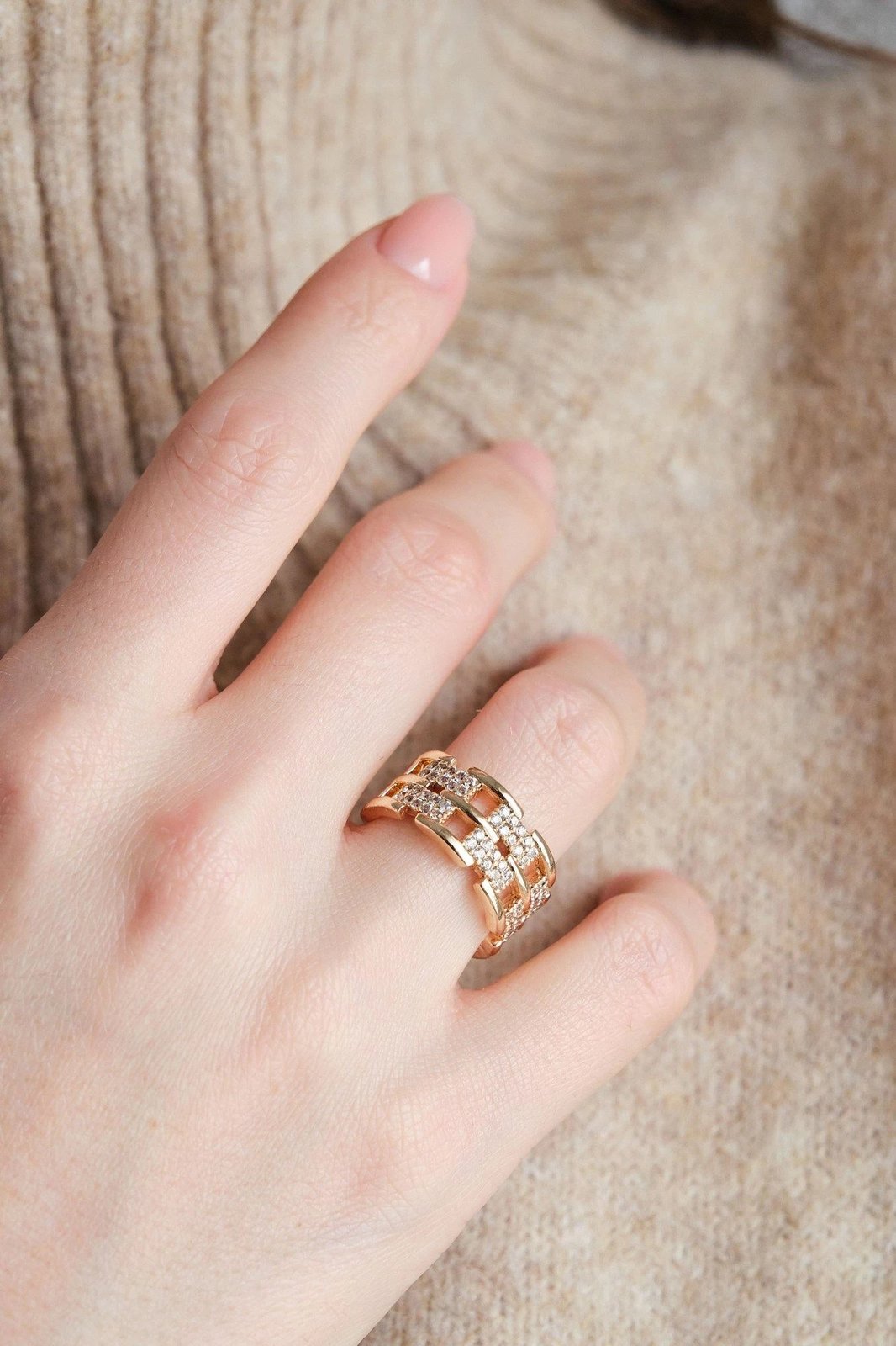 Unazë Jumeon, trup prej bronzi, gur zirkon, ngjyrë ari, madhësi e rregullueshme